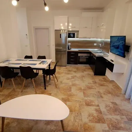 Daire Ocean Bloom Escape B62 Golem (Tirana)
