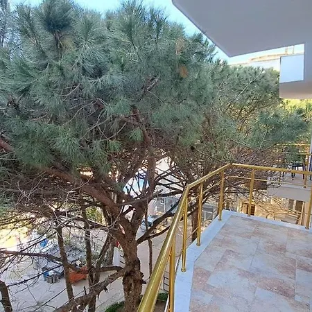 Daire Ocean Bloom Escape B62 Golem (Tirana)